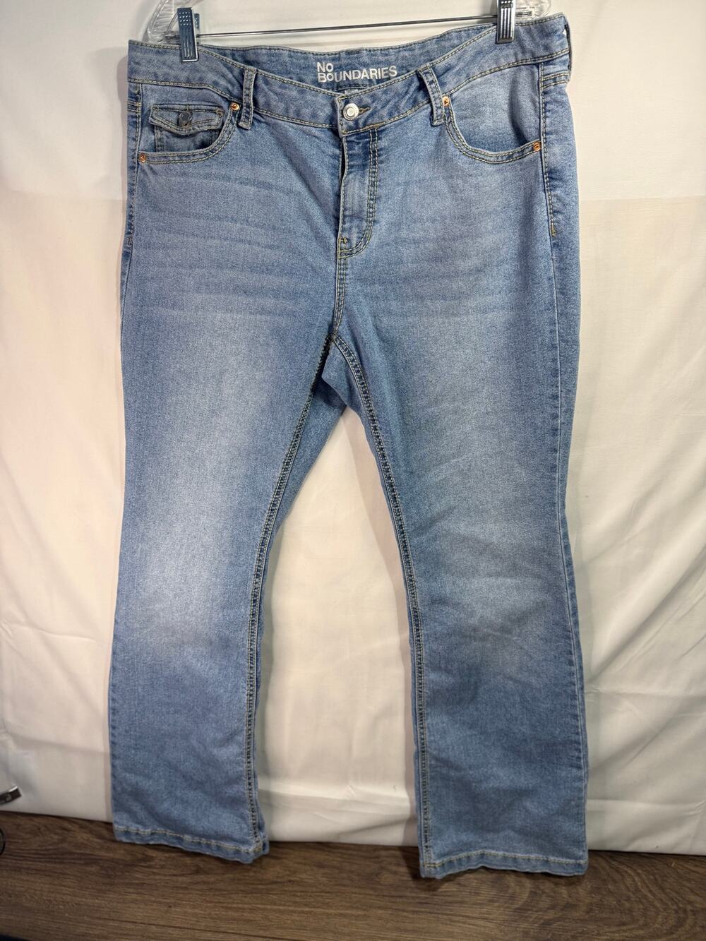 No Boundaries Women’s Bootcut Jeans Size 18 Light Wash Stretch Mid Rise